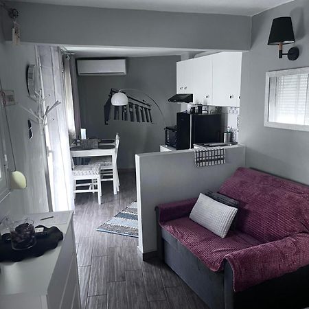 Cozy Studio Apartment In The Heart Of Ateny Zewnętrze zdjęcie
